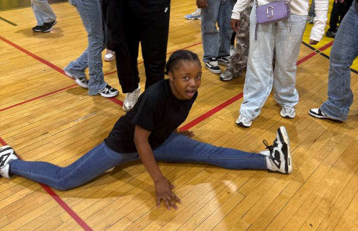  girl student doing the splits